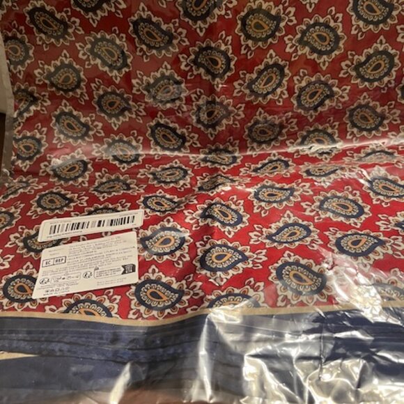 Paisley print scarf. - Picture 2 of 3